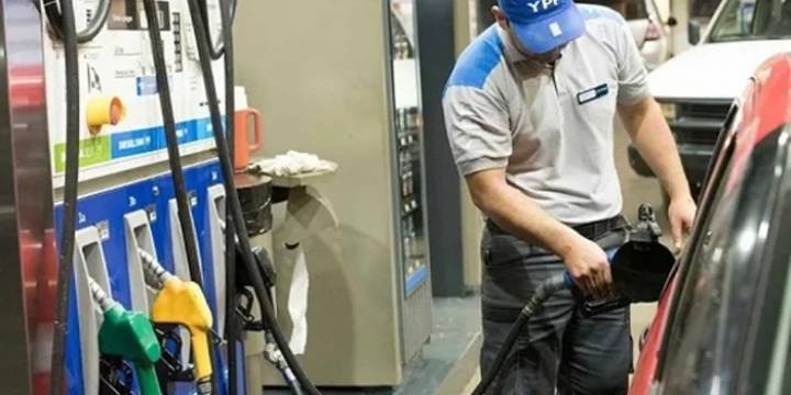 El Gobierno pospuso el aumento del precio del combustible