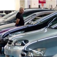 Bajó la producción automotriz 20,7%