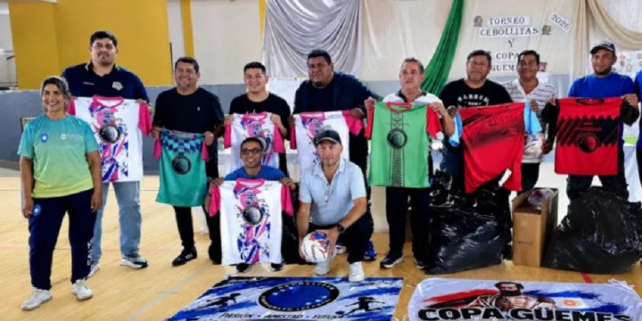 Entrega de indumentaria deportiva