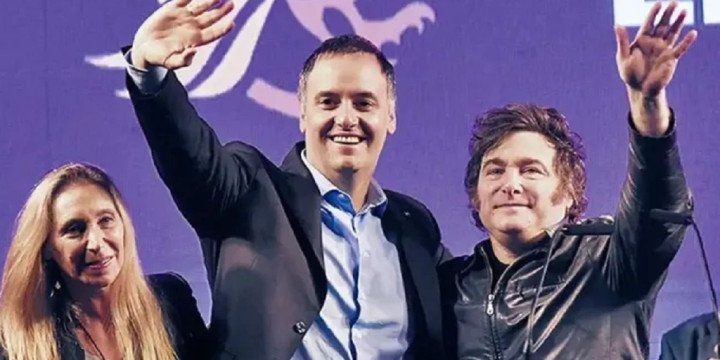 Manuel Adorni y Milei compartirán un encuentro