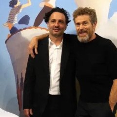 El actor Willem Dafoe llega a la Argentina