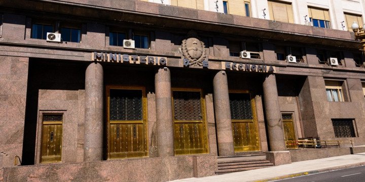 El Gobierno debería recortar el gasto público