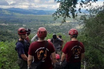 San Lorenzo: rescataron a una mujer en el cerro Elefante