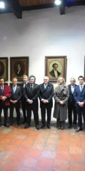 En Tucumán, el gobernador Sáenz participó de la tradicional Vigilia Patria