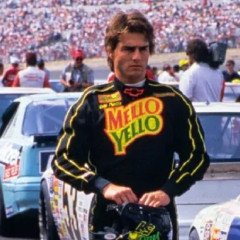 Tom Cruise vuelve a las carreras de autos