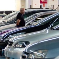Bajó la producción automotriz 20,7%