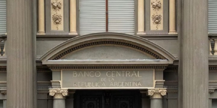  BCRA aceleró la compra de dólares