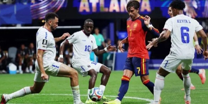 España empató 0-0 ante Cabo Verde en el debut
