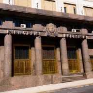 El Gobierno debería recortar el gasto público
