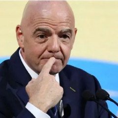 Exjugadores apoyan a Infantino