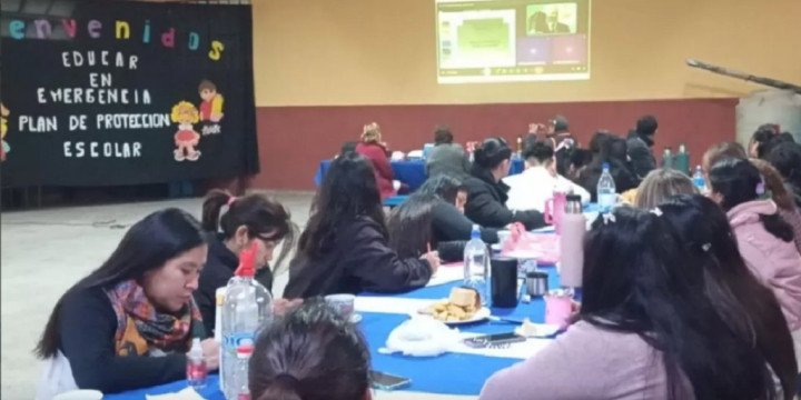 Capacitación a docentes sobre Defensa Civil