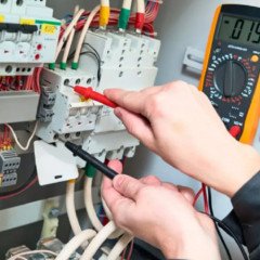 Oportunidad laboral: se buscan técnicos e ingenieros electricistas