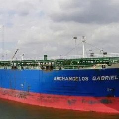 Petroleros desvían su ruta en el Mar Rojo