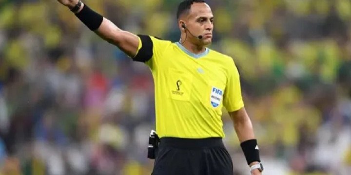  Ismail Elfath dirigirá Argentina vs.Inglaterra