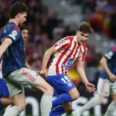 Atlético Madrid y Arsenal empataron 1-1 