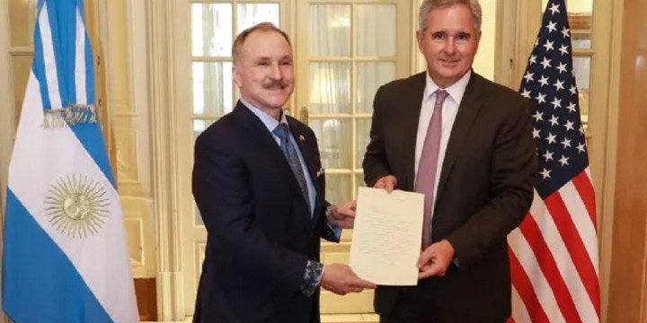 Diputados piden citar a Pablo Quirno