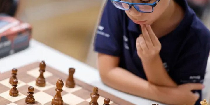 Faustino Oro continúa invicto en Moscú