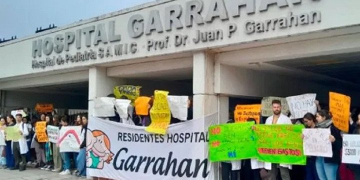 Despidos y suspensiones en el Garrahan