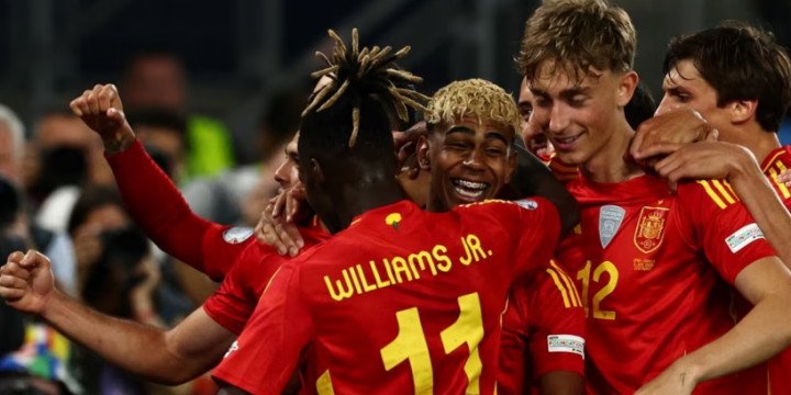 Mundial: España clasificó a octavos de final