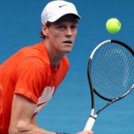 Sinner avanza en el Abierto de Australia