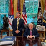 Flávio Bolsonaro se reunió con Trump