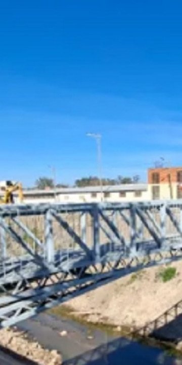Canal Yrigoyen: colocaron una nueva pasarela