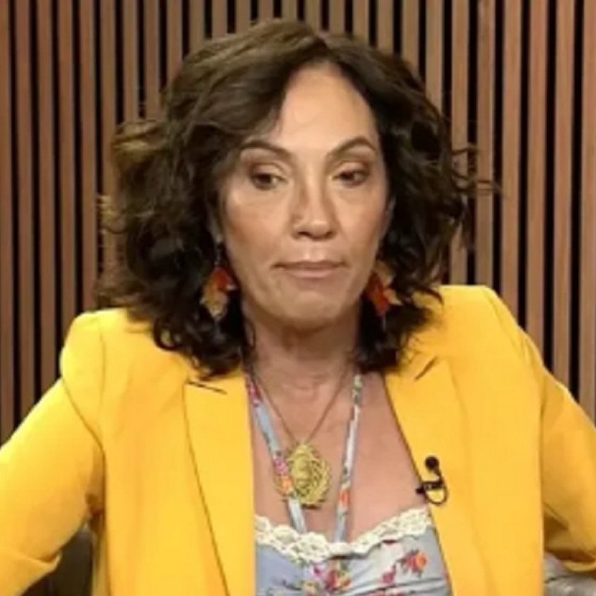 Último adiós a la periodista Ernestina Pais
