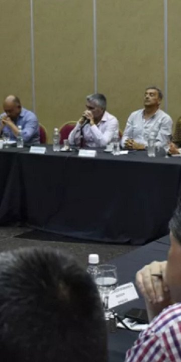 El Gobierno reabrió la mesa paritaria con los gremios estatales