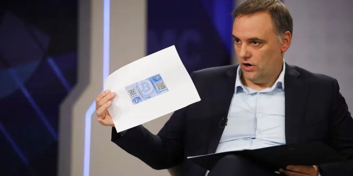 El mundial no tapó el escándalo de Adorni
