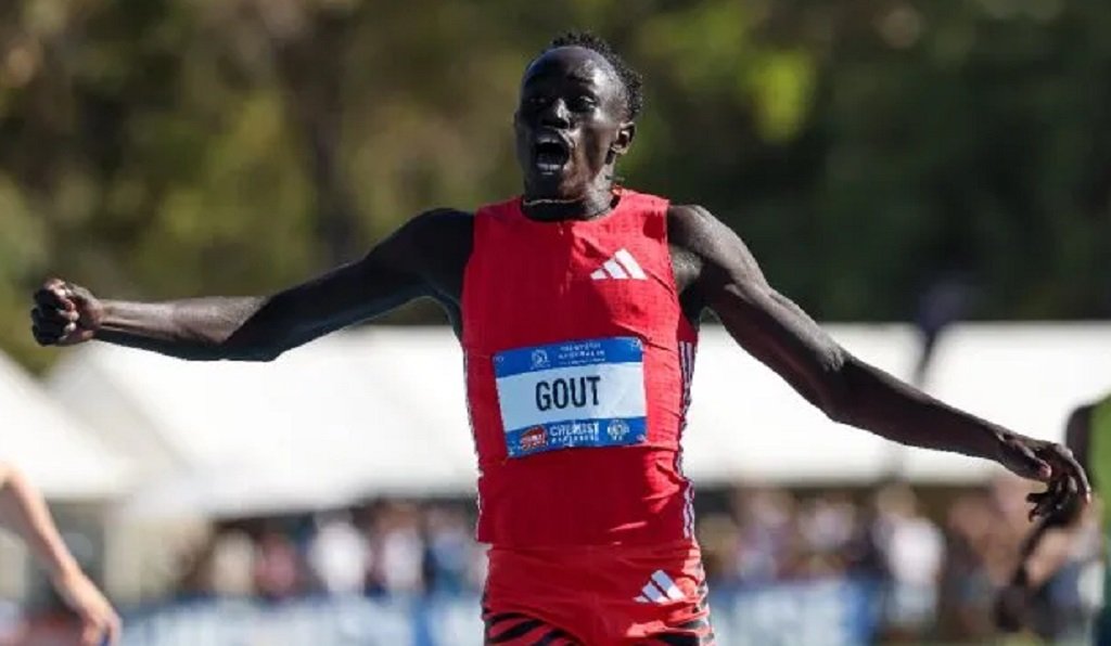 Velocista de 18 años batió récord de Bolt