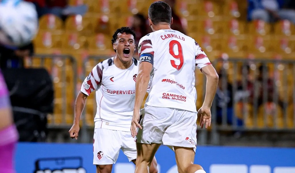 Estudiantes empató con Independiente