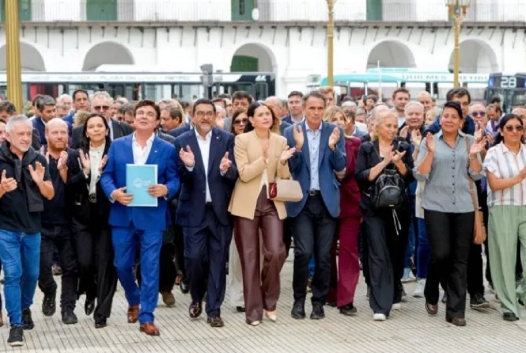 Intendentes de todo el país marcharon 