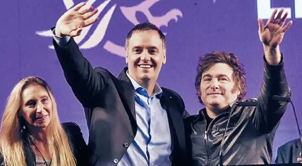 Manuel Adorni convoca a la mesa política