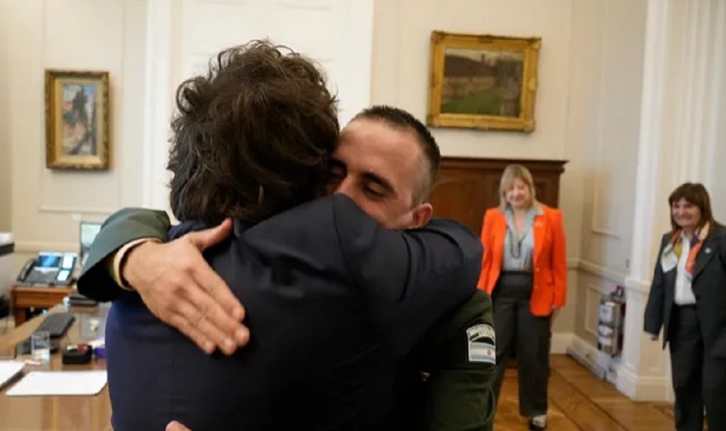 Milei recibió en Casa Rosada a Nahuel Gallo