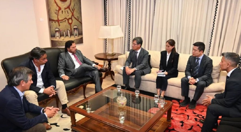 Sáenz se reunió con el presidente de POSCO Argentina