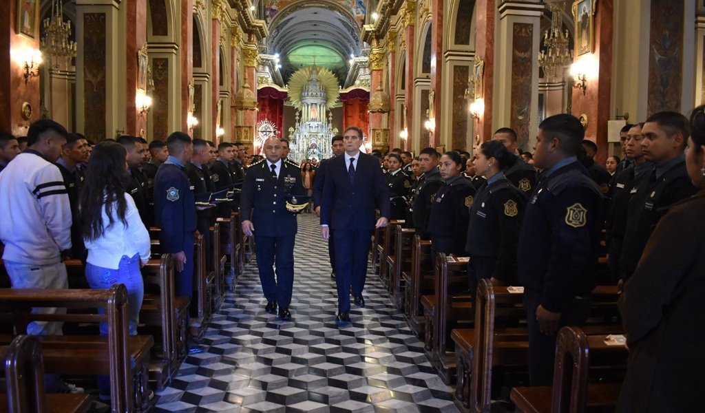 Autoridades de Seguridad participaron de la misa en la Catedral