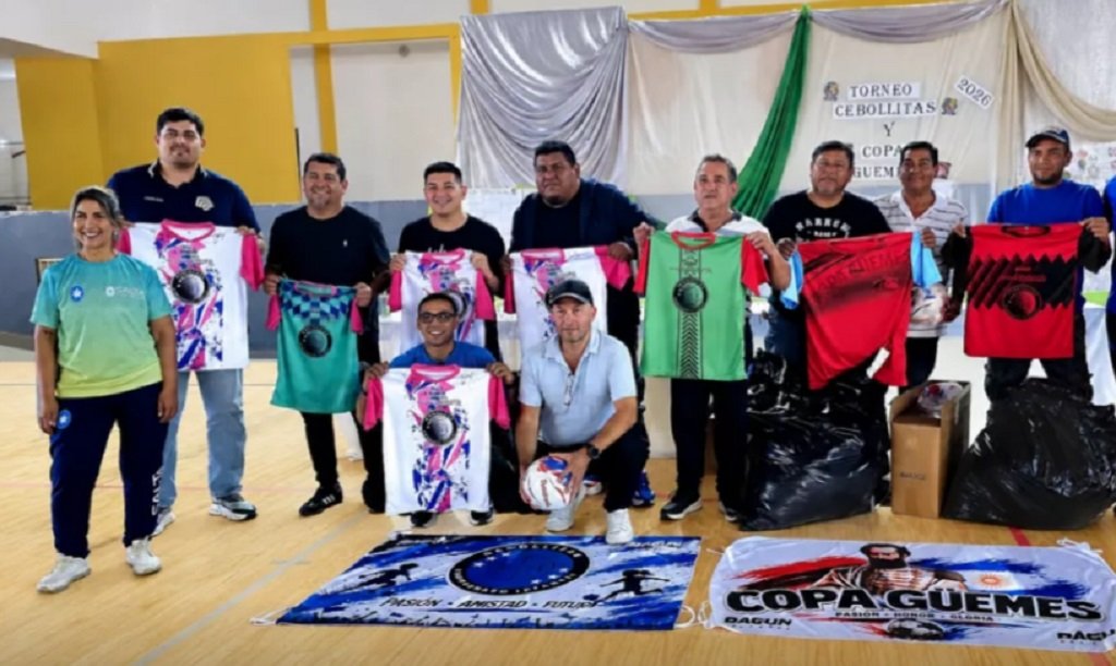 Entrega de indumentaria deportiva