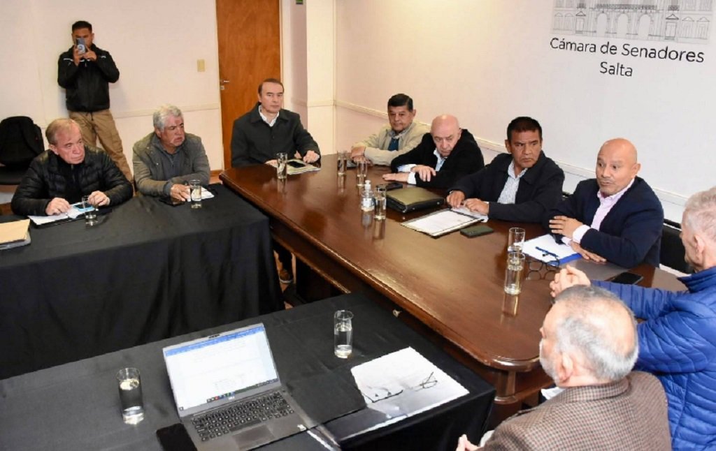 Buscan frenar el corte de servicios a familias vulnerables