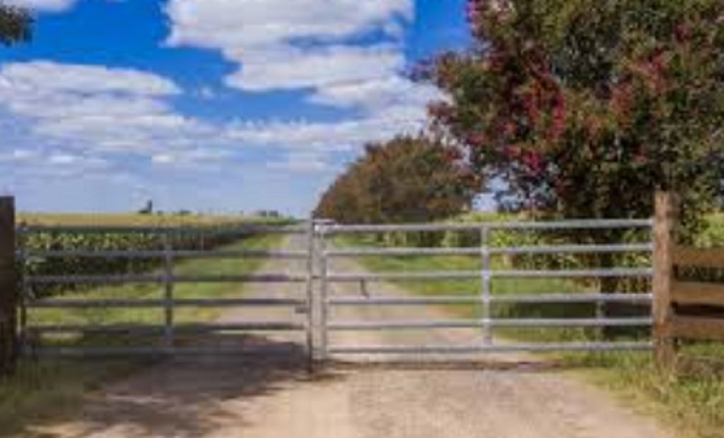 Restituyen un inmueble usurpado por 120 personas en Salvador Mazza