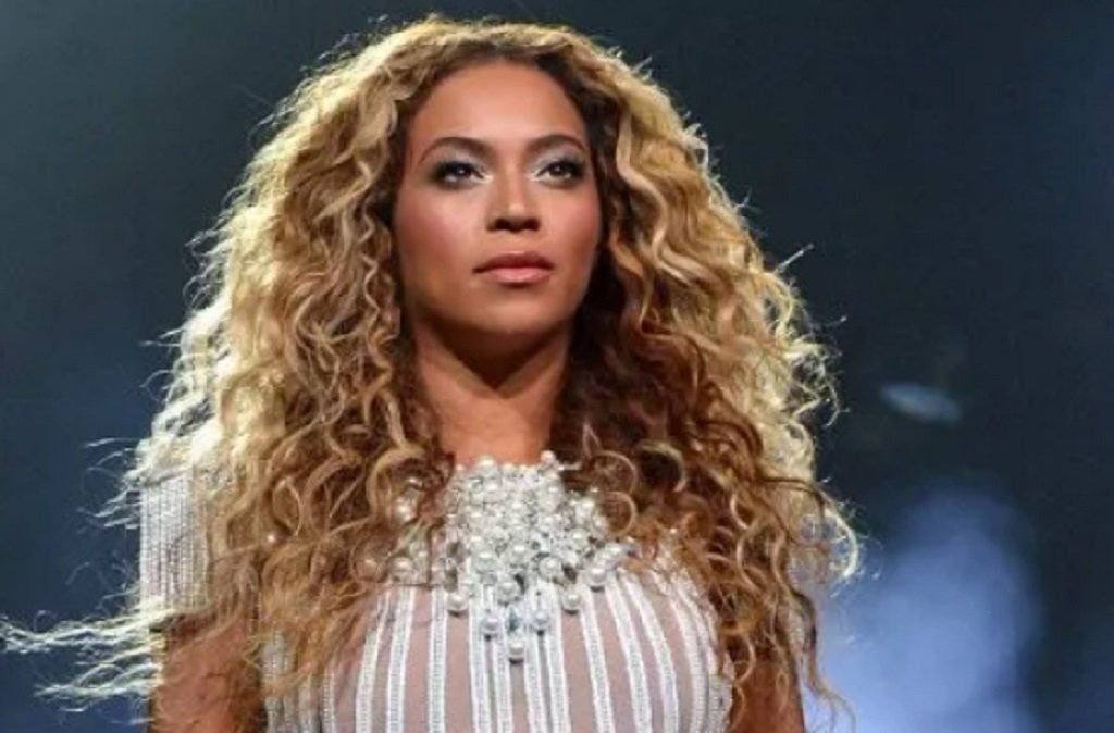 Beyoncé alcanzó el estatus de multimillonaria