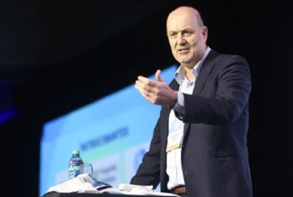 Sturzenegger defendió la desregulación