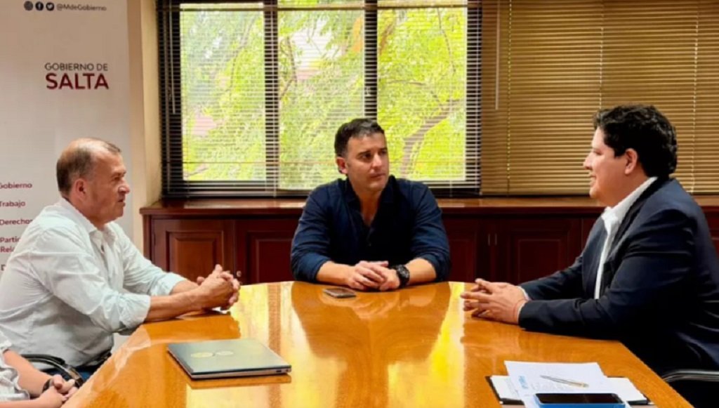 Avanza la regularización de conexiones domiciliarias en El Quebrachal