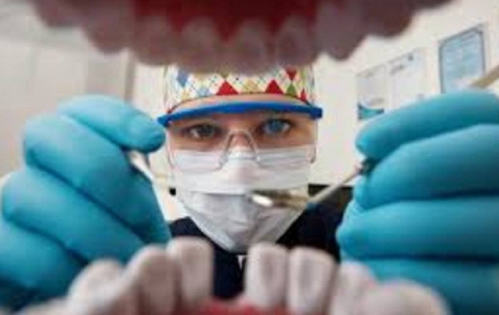 Realizan diagnósticos gratuitos de Cáncer Bucal