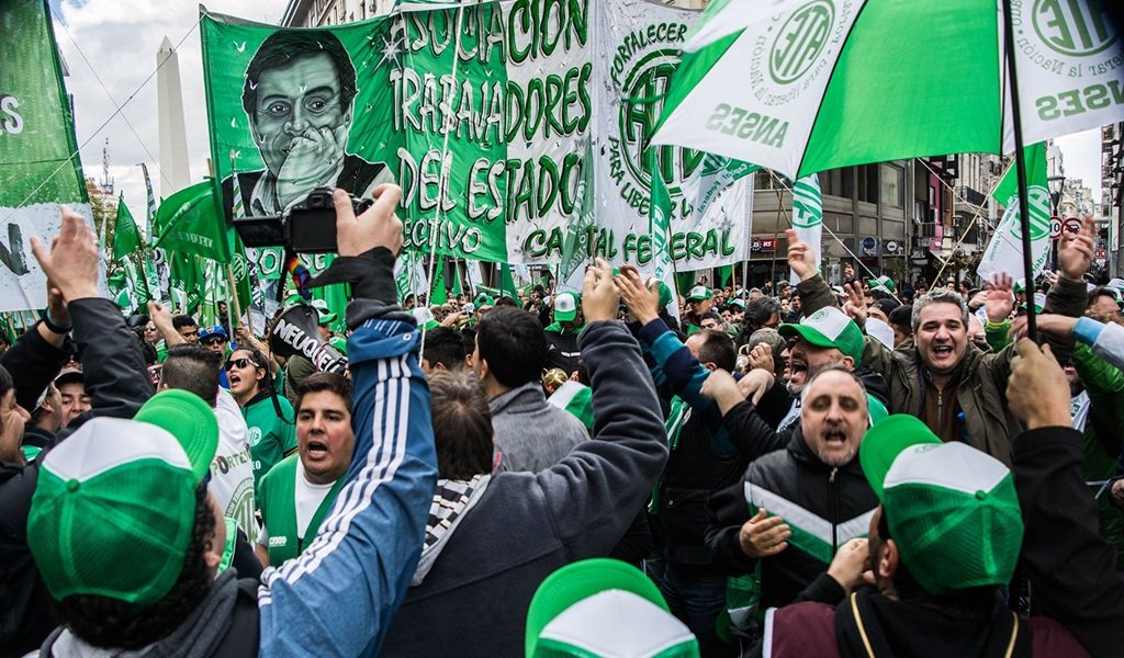 El empleo público nacional cayó un 7.2% interanual