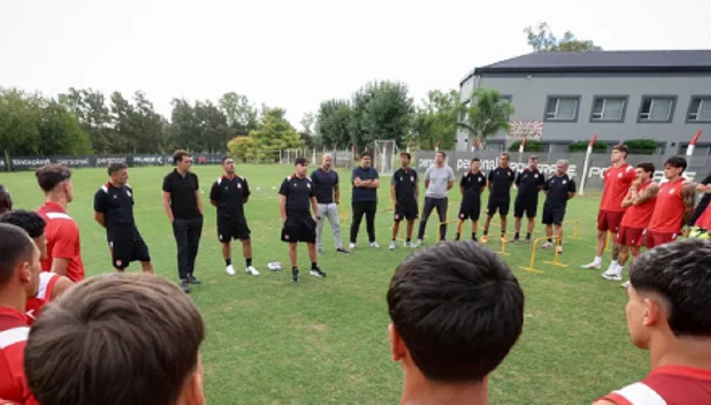 Estudiantes de la Plata tiene nuevo técnico