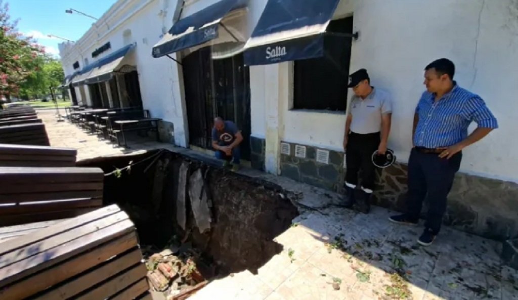  Inician los trabajos de reparación de la vereda del pasaje Miramar
