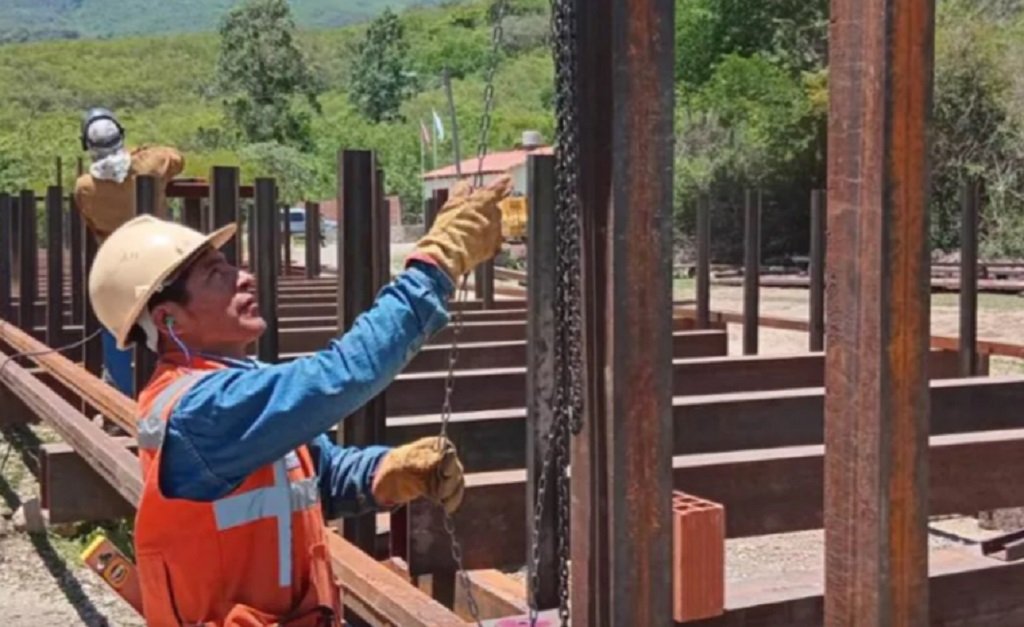 Avanza la construcción del puente Bailey de Los Toldos