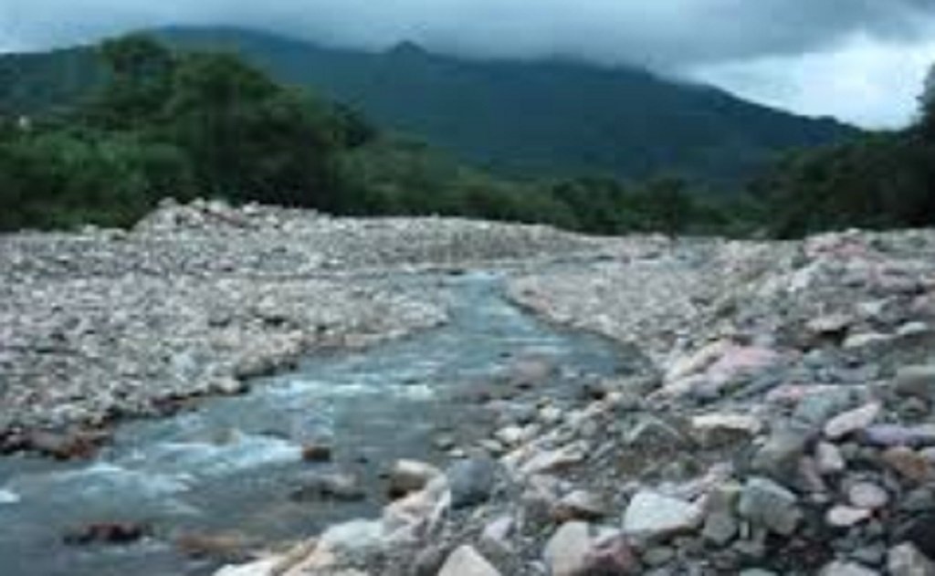 Vecinos de Lesser reclaman por el caos vehicular