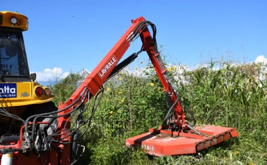 Desmalezamiento en Ampliación El Bosque