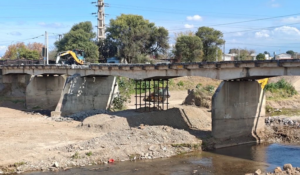 Avanza la reconstrucción del puente Santa Lucía